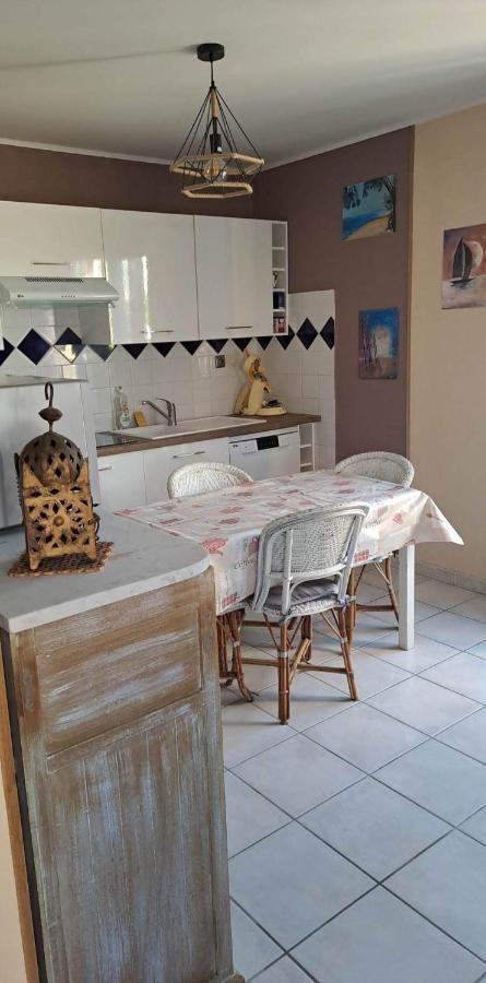 En Plein Coeur De L'Ile D'Oleron, Suite Parentale. Dolus-d'Oleron Exterior photo